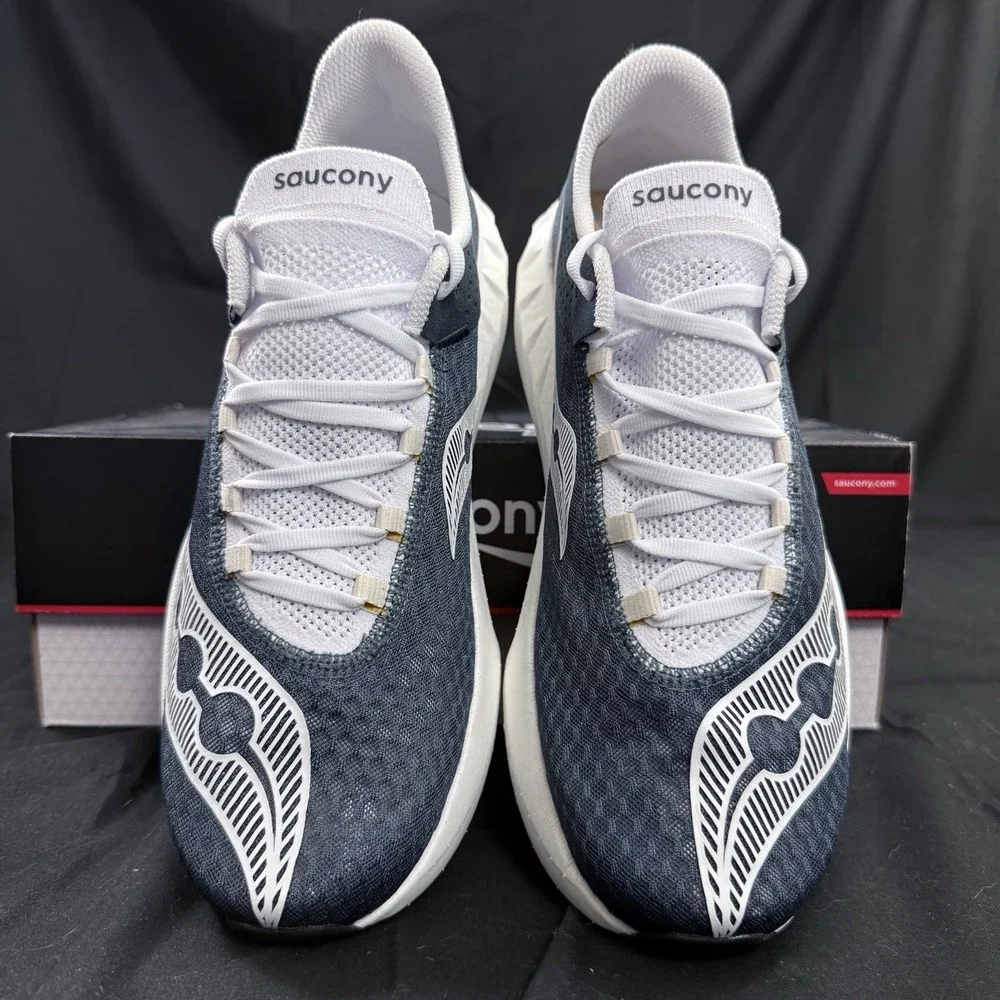 Saucony size 11